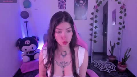 Snapshot of cami_mila99 chatting on October 14, 2025, 10:32 pm CAMI  online show from October 14, 2025, 10:32 pm