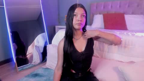 Snapshot of camii_bunnie chatting on April 8, 2026, 3:50 am Cami online show from April 8, 2026, 3:50 am