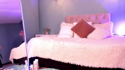 Snapshot of camii_bunnie chatting on May 1, 2026, 4:17 am Cami online show from May 1, 2026, 4:17 am