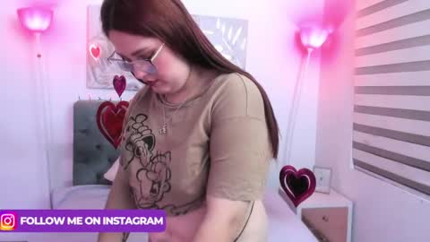 Camila Osorio online show from February 12, 2025, 2:24 am