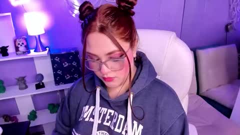 Camila Osorio online show from December 18, 2025, 8:04 pm