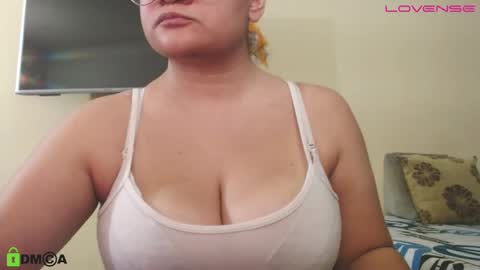 Snapshot of camiilahotxxx chatting on January 16, 2026, 2:43 pm Camila online show from January 16, 2026, 2:43 pm