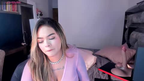 Snapshot of camijhonss chatting on November 3, 2025, 12:57 am camijhonss online show from November 3, 2025, 12:57 am