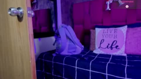 Snapshot of camila__bouzas chatting on February 17, 2026, 12:01 pm camila__bouzas online show from February 17, 2026, 12:01 pm