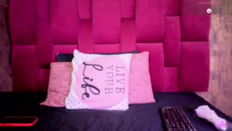 Snapshot of camila__bouzas chatting on February 20, 2026, 12:05 pm camila__bouzas online show from February 20, 2026, 12:05 pm