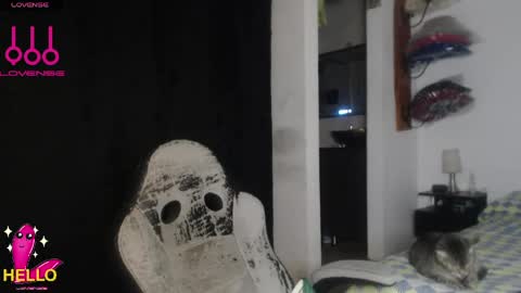 camila online show from April 26, 2026, 4:32 am