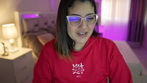 Camila buitrago online show from December 2, 2024, 3:47 pm