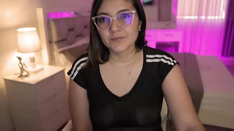 Camila buitrago online show from December 25, 2024, 9:00 pm