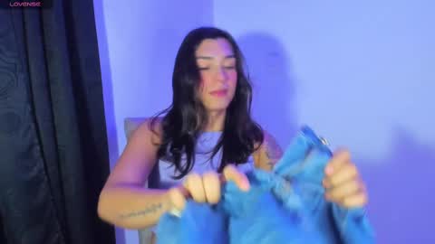  s online show from February 28, 2025, 6:54 am