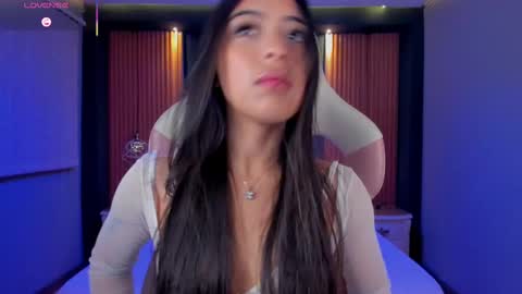 Camila online show from September 17, 2025, 4:14 am