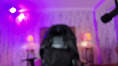    online show from February 19, 2025, 8:10 pm