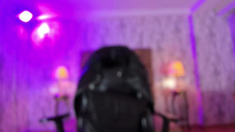    online show from February 20, 2025, 9:42 pm