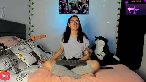 CAMILAA LEE  online show from March 4, 2025, 1:12 am