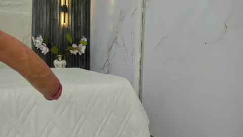 Snapshot of camilahunter__ chatting on June 18, 2026, 9:14 am Camila online show from June 18, 2026, 9:14 am