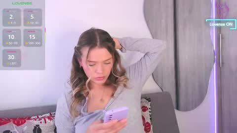 Camila Monroee  online show from December 17, 2025, 2:45 pm