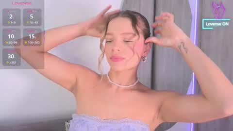 Camila Monroee  online show from January 13, 2026, 2:33 pm