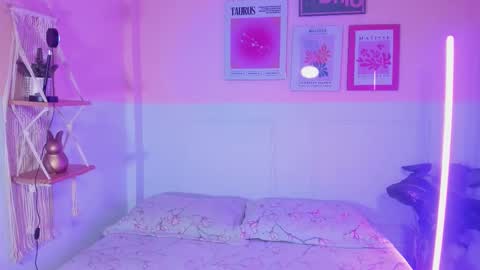 Snapshot of camilarivers chatting on September 17, 2025, 11:45 am Camila online show from September 17, 2025, 11:45 am