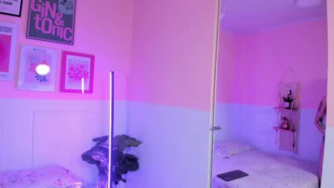 Snapshot of camilarivers chatting on September 18, 2025, 11:56 am Camila online show from September 18, 2025, 11:56 am