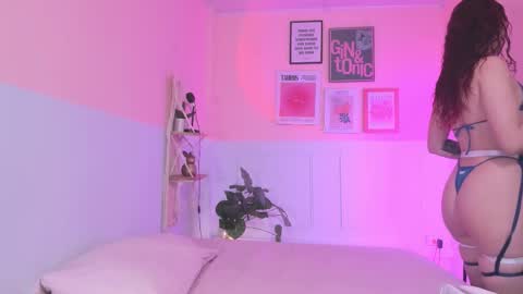 Snapshot of camilarivers chatting on October 13, 2025, 11:43 am Camila online show from October 13, 2025, 11:43 am