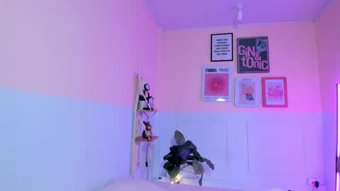 Snapshot of camilarivers chatting on October 14, 2025, 11:55 am Camila online show from October 14, 2025, 11:55 am