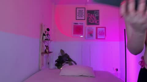 Snapshot of camilarivers chatting on October 15, 2025, 11:43 am Camila online show from October 15, 2025, 11:43 am