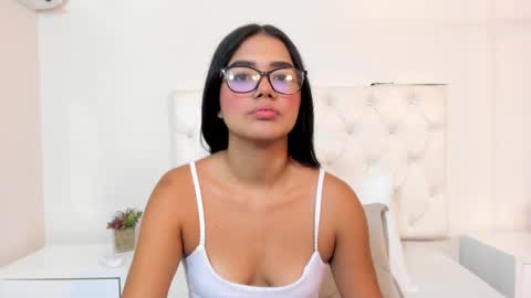 Snapshot of camilarosses chatting on November 7, 2025, 11:21 am camilarosses online show from November 7, 2025, 11:21 am