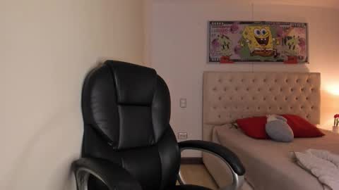   online show from September 29, 2025, 4:39 am