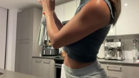 camiliakxoxo online show from November 4, 2025, 1:38 am