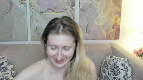 camilladreamer online show from May 16, 2026, 1:02 am