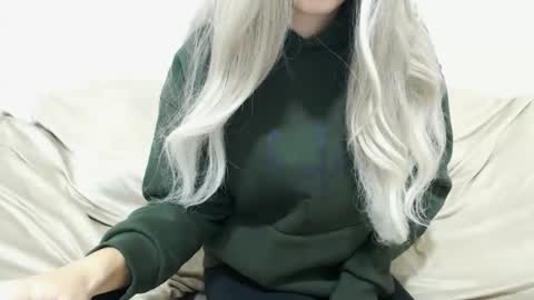 CamilleBunny online show from December 3, 2025, 4:09 am