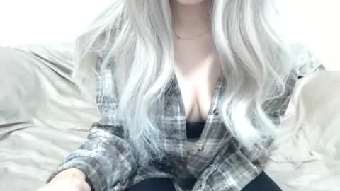 Snapshot of camillebunny chatting on January 17, 2026, 3:22 am CamilleBunny online show from January 17, 2026, 3:22 am