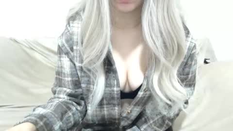 Snapshot of camillebunny chatting on February 5, 2026, 2:49 am CamilleBunny online show from February 5, 2026, 2:49 am