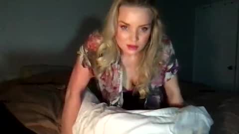 camilleclairexo online show from April 19, 2026, 6:13 am