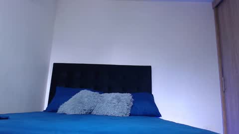 camilo_contre21 online show from February 25, 2026, 7:12 pm