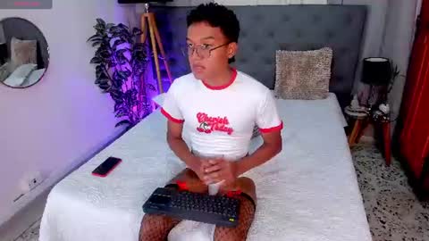 Snapshot of camilo_santoss chatting on July 3, 2026, 12:44 pm camilo_santoss online show from July 3, 2026, 12:44 pm