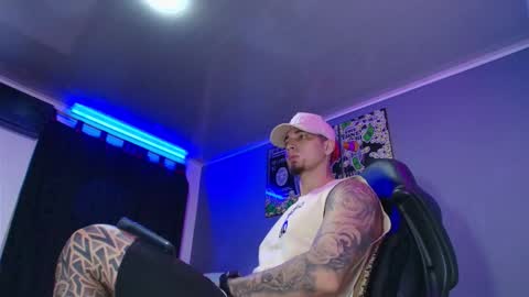 Snapshot of camiloalvarezzz3 chatting on January 17, 2026, 1:38 pm CAMILO online show from January 17, 2026, 1:38 pm