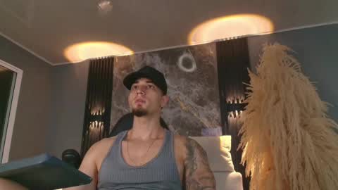 Snapshot of camiloalvarezzz3 chatting on June 5, 2026, 1:28 pm CAMILO online show from June 5, 2026, 1:28 pm