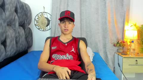 Snapshot of camilobass_ chatting on April 7, 2026, 2:01 am Camilo Bass online show from April 7, 2026, 2:01 am