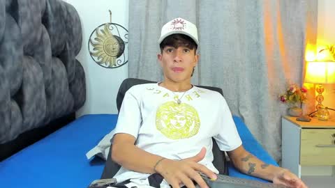 Snapshot of camilobass_ chatting on April 10, 2026, 1:22 am Camilo Bass online show from April 10, 2026, 1:22 am