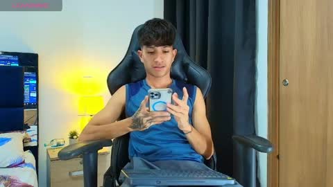 Snapshot of camilobass_ chatting on April 23, 2026, 1:07 am Camilo Bass online show from April 23, 2026, 1:07 am