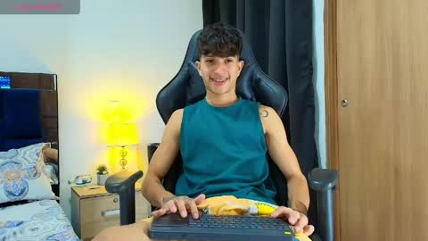 Snapshot of camilobass_ chatting on April 26, 2026, 12:30 am Camilo Bass online show from April 26, 2026, 12:30 am