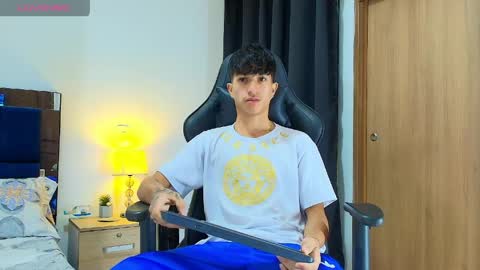 Snapshot of camilobass_ chatting on April 26, 2026, 7:33 pm Camilo Bass online show from April 26, 2026, 7:33 pm