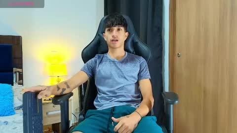 Snapshot of camilobass_ chatting on May 3, 2026, 8:15 pm Camilo Bass online show from May 3, 2026, 8:15 pm
