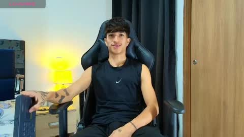 Snapshot of camilobass_ chatting on May 5, 2026, 1:13 am Camilo Bass online show from May 5, 2026, 1:13 am