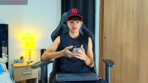 Snapshot of camilobass_ chatting on May 13, 2026, 1:14 am Camilo Bass online show from May 13, 2026, 1:14 am