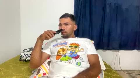 camilor_30 online show from September 30, 2025, 11:54 pm