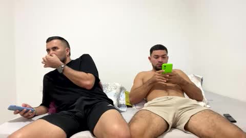 camilor_30 online show from November 18, 2025, 9:14 am