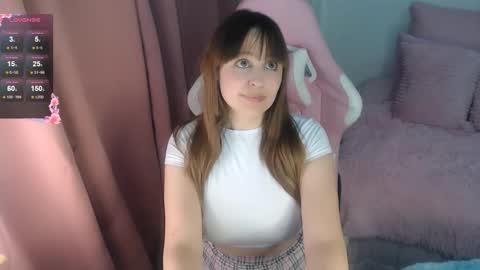  Nicole   online show from February 4, 2026, 12:27 am