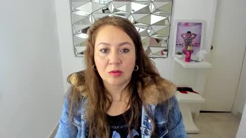 camixxx_m online show from December 17, 2025, 12:33 pm