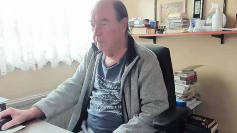 Snapshot of cammee chatting on February 16, 2025, 8:54 am Cammee online show from February 16, 2025, 8:54 am